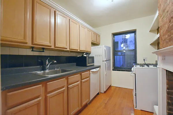 Rented by Compass | media 13