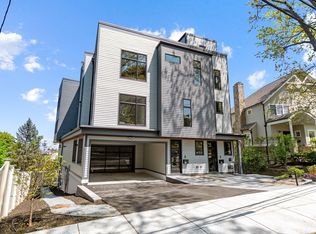 28 Colbourne Cres #U28, Brookline, MA 02445