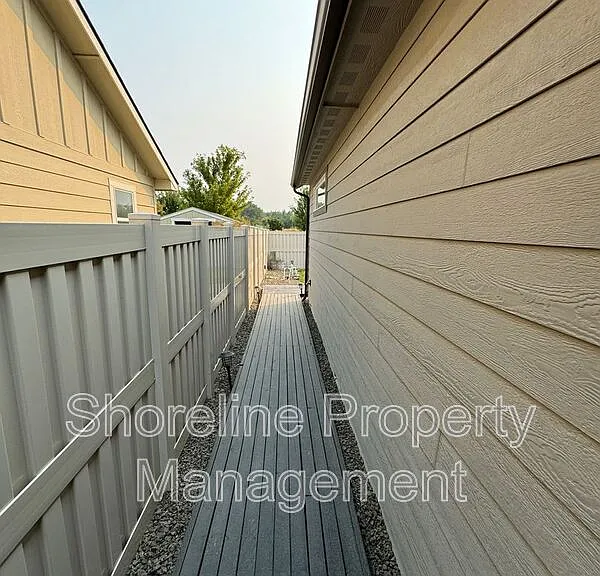 511 Diamond Lake St — Photo 27