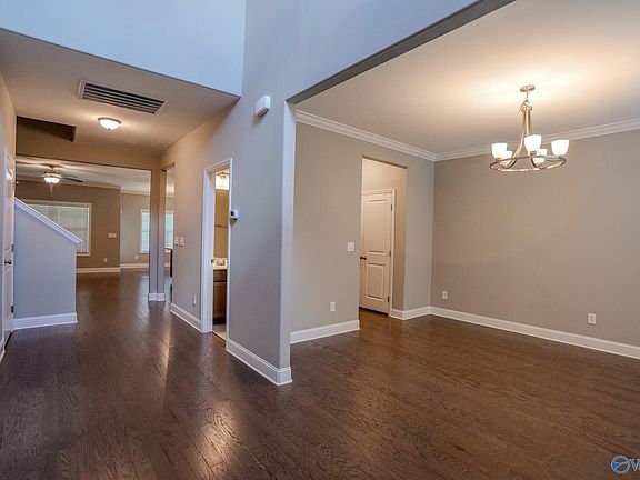 4th image of 264 Willow Bank Cir