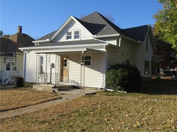 3rd image of 621 N Park St