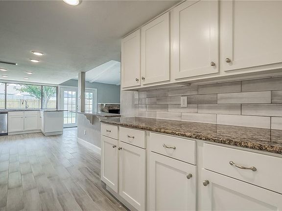 4th image of 5249 Sherman Dr