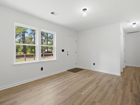 5th image of 1243 Pineville Cir