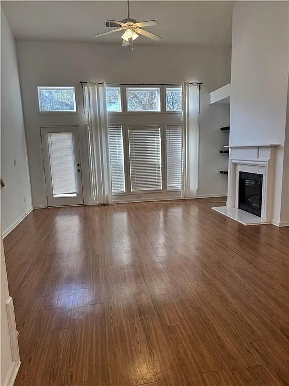 4 bed, 3.0 bath, 2144 sqft, $2,600 — Photo 3