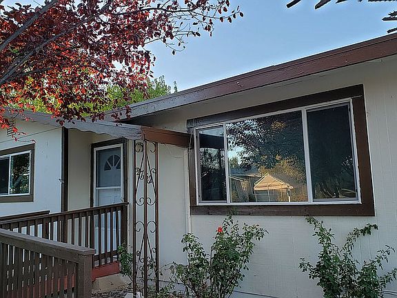 2nd image of 12752 Shoreview Dr
