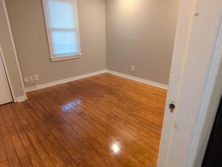 1037 Detroit St — Photo 9