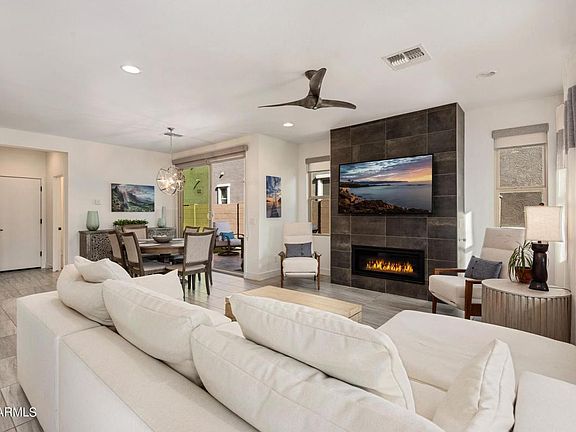 4th image of 2042 W Desert Hollow Dr