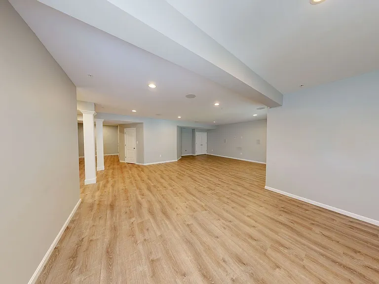 2604 Brooke Grove Rd — Photo 25