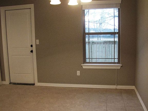 5th image of 741 Bonnie Scotland Dr