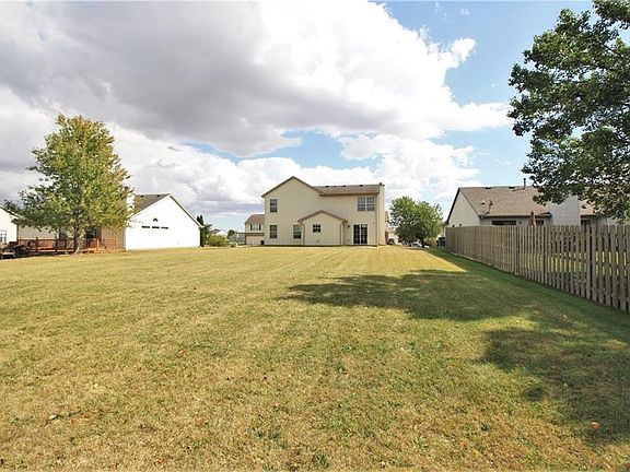 4th image of 2338 Valley Creek West Ln