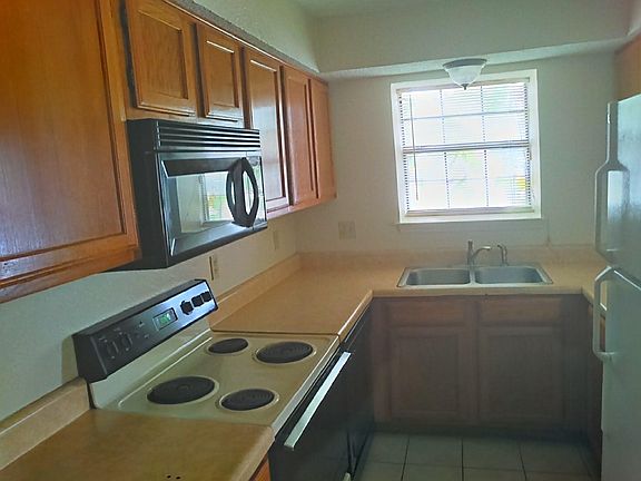 5th image of 138 Lance Dr