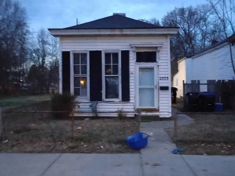 2533 Rowan St — Photo 1