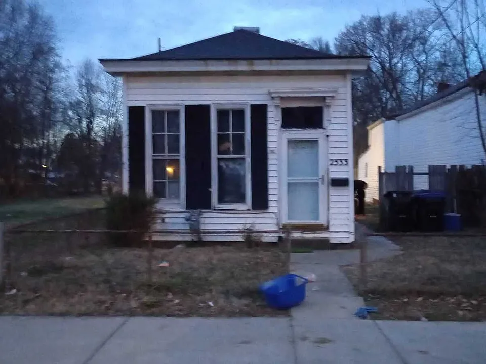 2533 Rowan St
