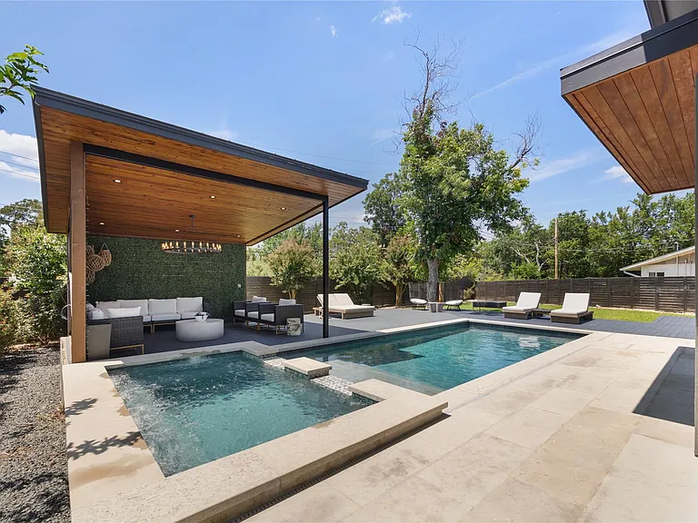 5004 Highland Ct — Photo 2