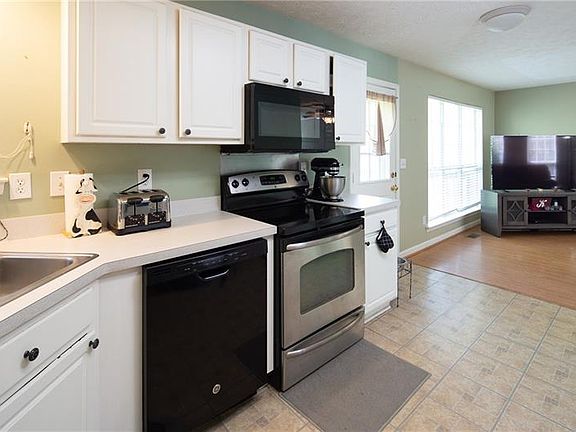 4th image of 64 River Oak Ct