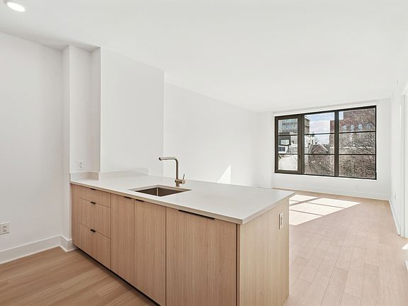 3rd image of 499 President St #333