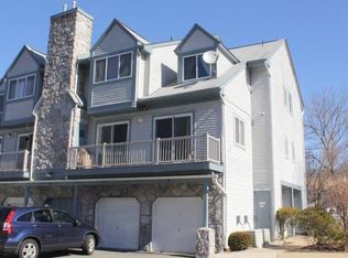 55 Garden Ct, Succasunna, NJ 07876