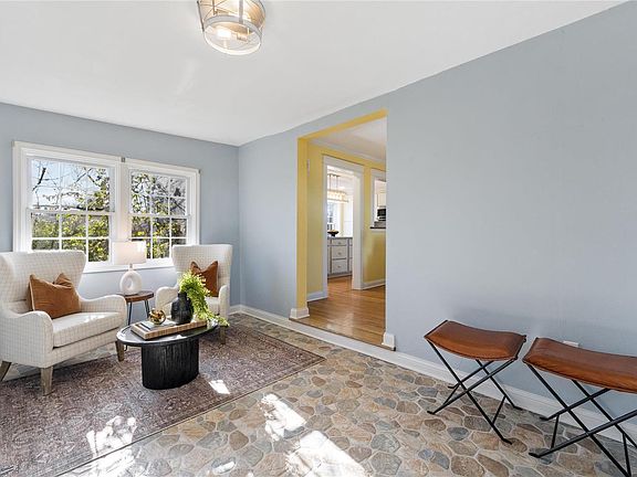 4th image of 9540 Park Ln