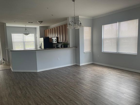 4th image of 5984 W Poplar Springs Cir