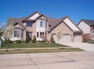 27340 Hawthorne Blvd, Flat Rock, MI 48134