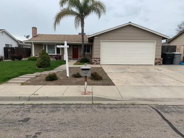 1376 Speer St, Oakdale, CA 95361