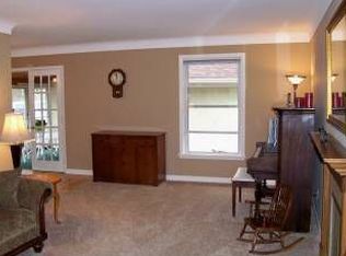 3854 Zenith Ave N, Robbinsdale, MN 55422