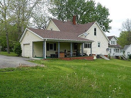 4th image of 401 E Clay St