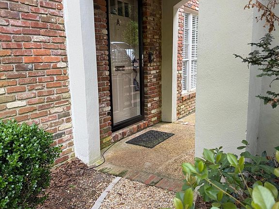2nd image of 334 Vista Cir APT A