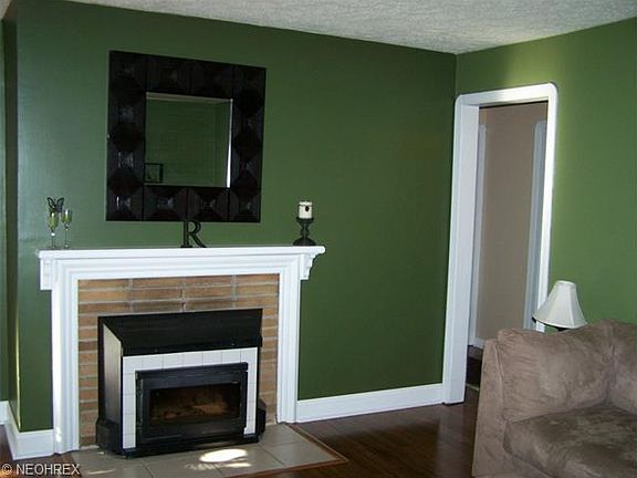 5th image of 5991 Edgehill Dr