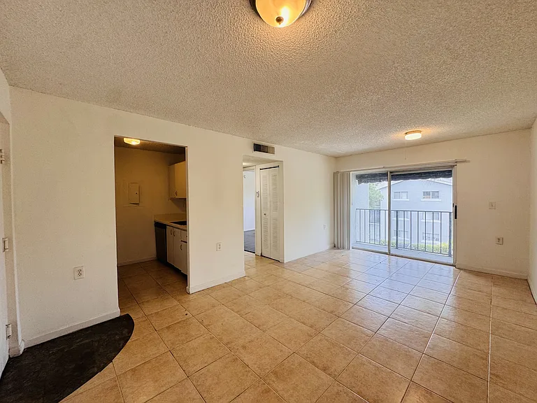 1068 N Benoist Farms Rd — Photo 30