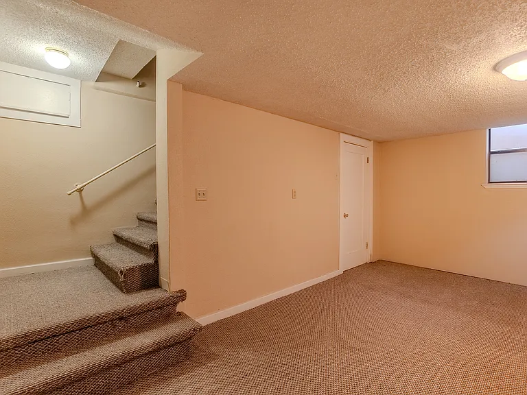 1121 Wallace St — Photo 19
