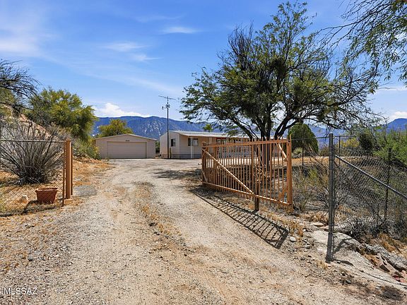 3rd image of 4085 E Wilds Rd
