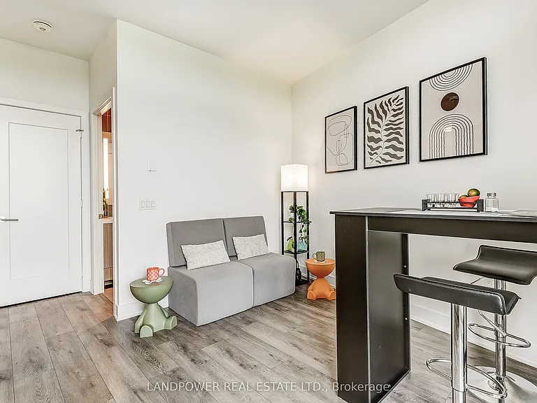585 Bloor St E #415 — Photo 23