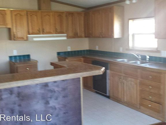 2nd image of 1004 Catalpa St