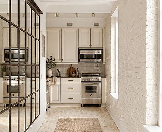 3rd image of 720 Greenwich St APT 4V