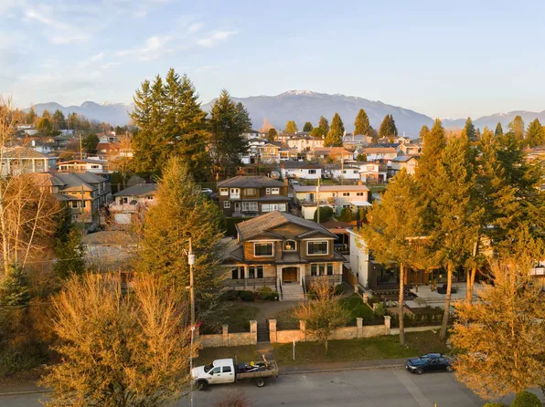 6185 Grant St, Burnaby, BC V5B 2K7