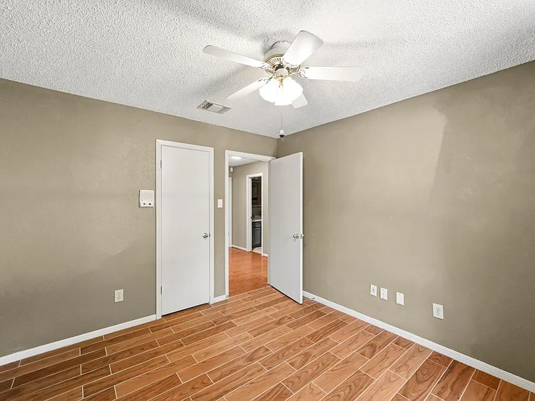 17511 Favor Bend Ct — Photo 27