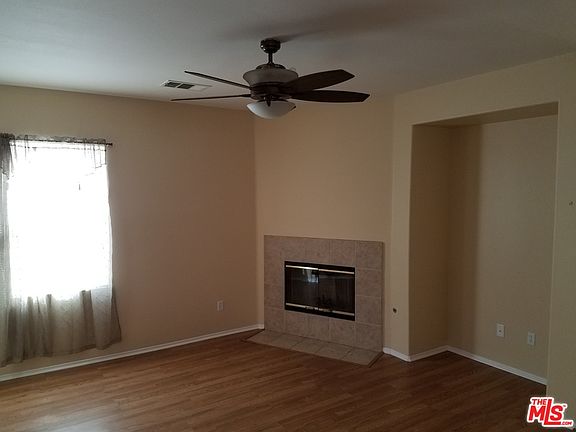 5th image of 44026 Dahlia St