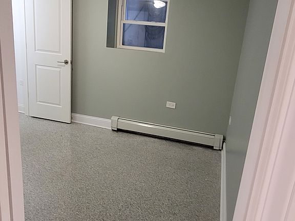 5th image of 2556 W Argyle St #G