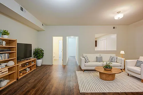 650 D St SE #2 Photo 1