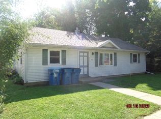 412 Barker Ave, Dixon, IL 61021