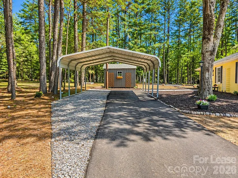 2736 Miranda Rd — Photo 11