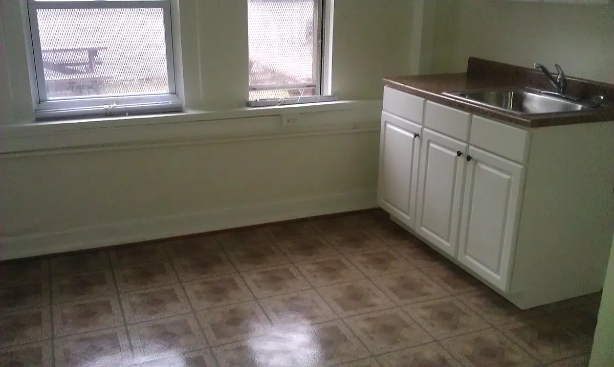 Building Photo - 1205 Saint Paul St #2