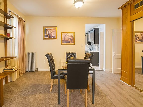DINING ROOM - ENJOY A FANTASTIC MEAL AT HOME!