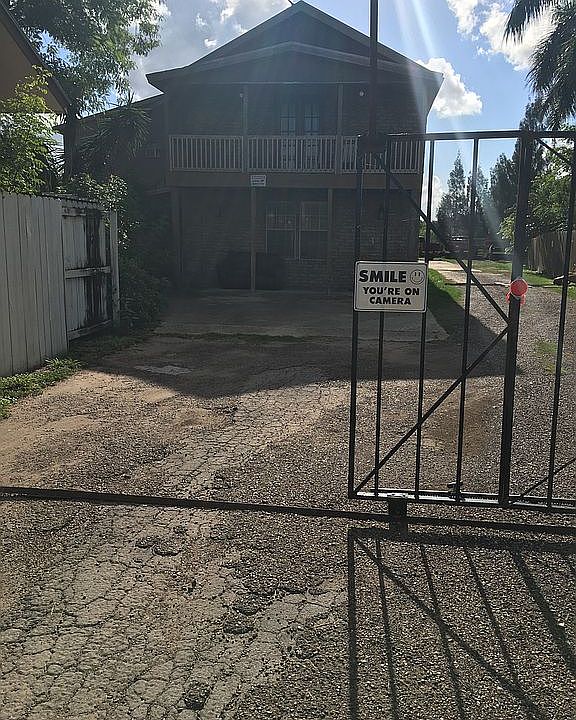 1st image of 1325 Honeydale Rd