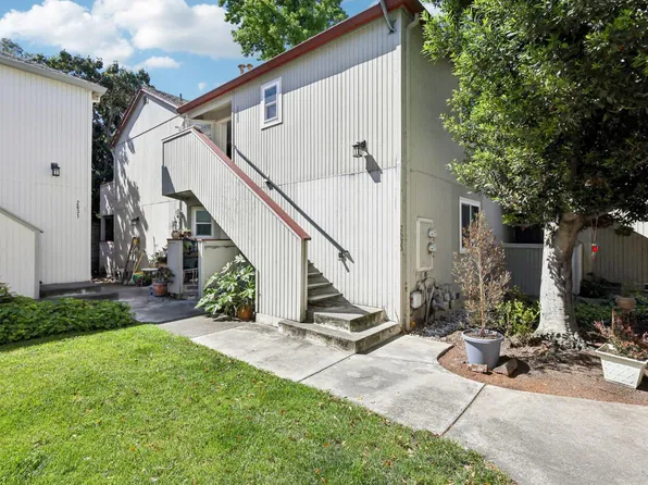 2633 Westberry Drive, Santa Rosa, CA 95403