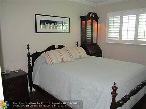 5th image of 3002 NE 5th Ter APT 310-B
