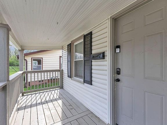 4th image of 3142 Felix St