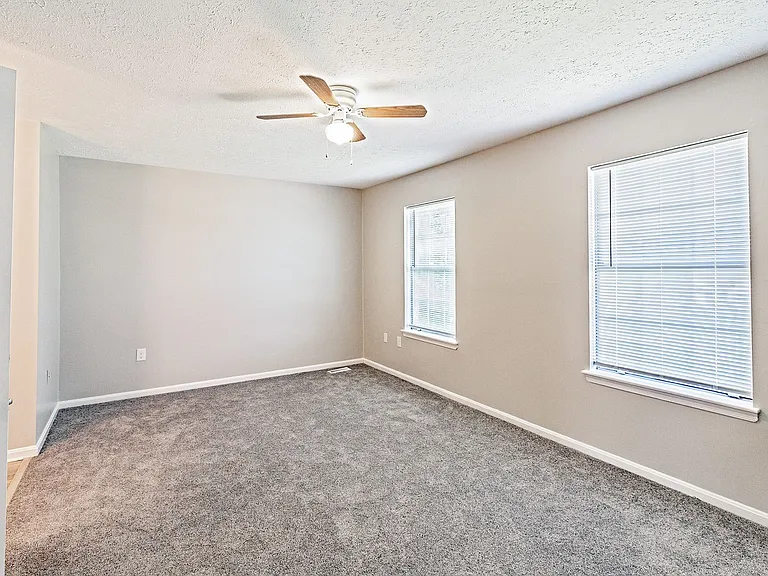 222 Britain Ct — Photo 9