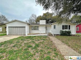 906 Du Pont Ave, Victoria, TX 77901